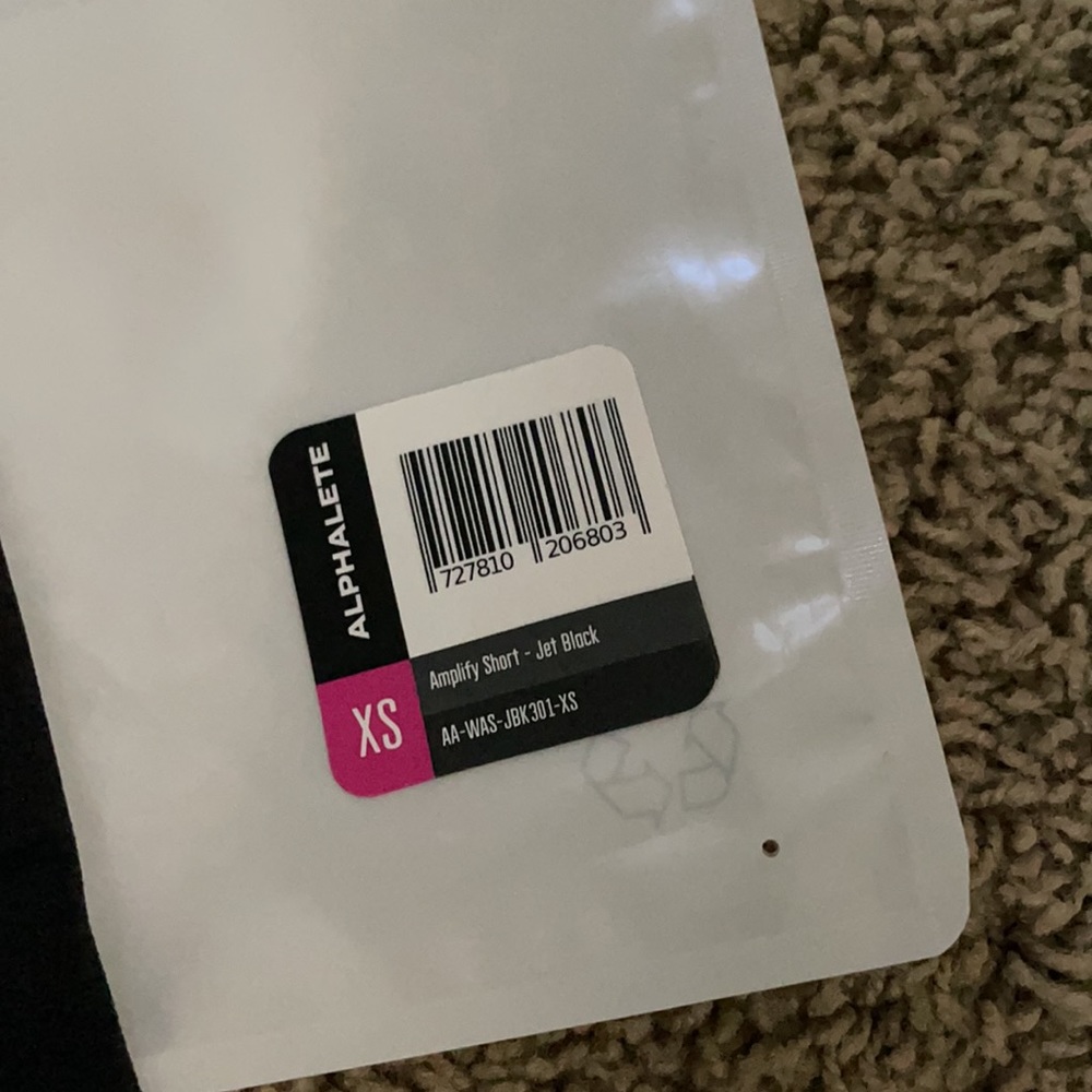 Alphalete Amplify shorts 4.5” black NWT - Picture 5 of 5